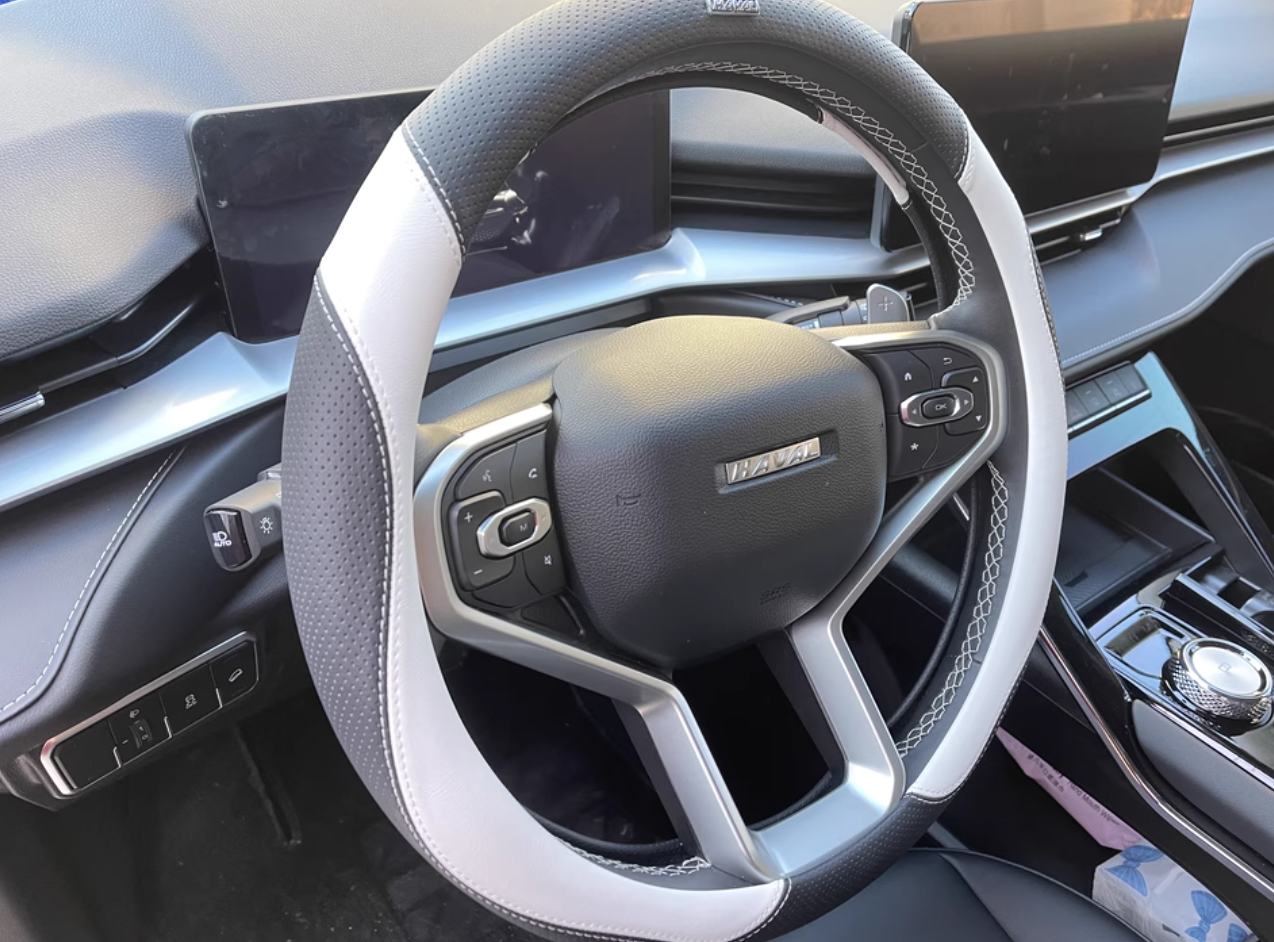 Xevaban.com ở 214 Giải Phóng là đơn vị chuyên cung cấp phụ kiện oto, đồ chơi oto, phụ tùng oto, phụ kiện haval h6, đồ chơi haval h6, xevaban, 214 giải phóng, bọc vô lăng haval h6, ốp vô lăng haval h6, trang trí vô lăng haval h6.